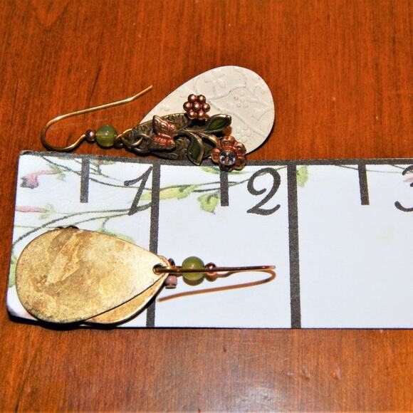 Sweet Charming 3 Layered Metal Flower Earrings - Picture 6 of 8